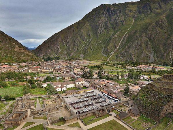 Ollantaytambo & different codes inside last living inca city