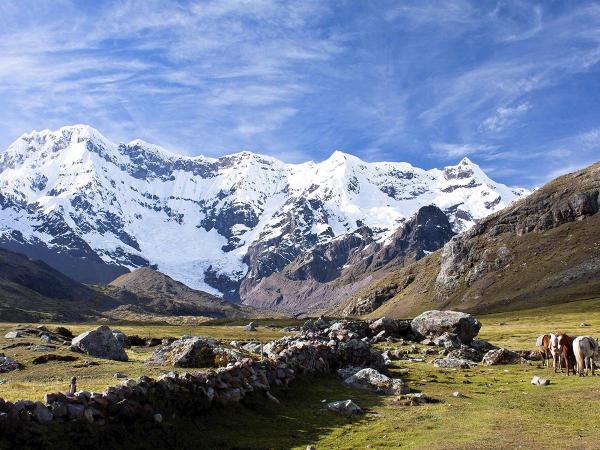 Ausangate trek: A experience through the dry mountains