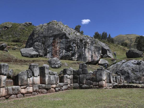 Cusco: Moom temple around the city