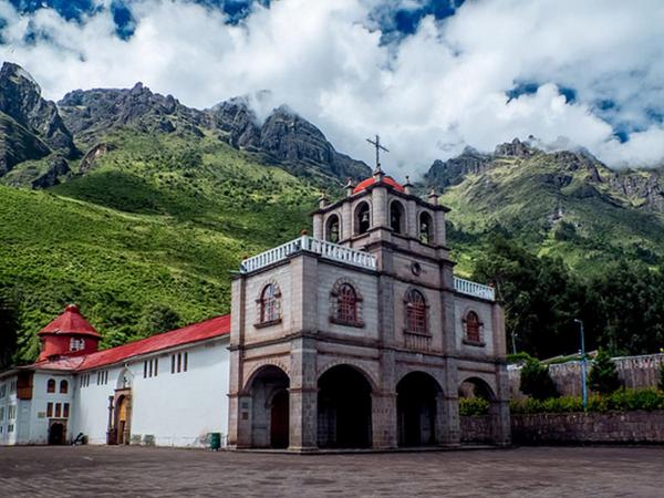 Day of the Señor de Huanca Tour in September