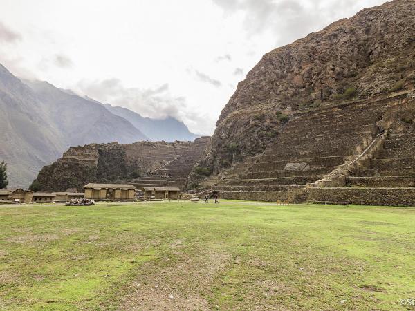 Detail experience in Ollantaytambo as living Inca town