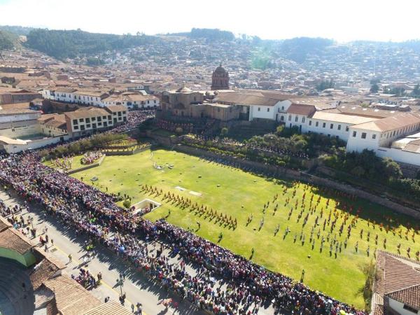 Drone shows the main places to make tourism in Cusco in HD