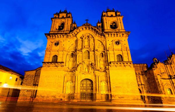 Día 1: Recojo del aeropuerto - Traslado al hotel - City Tour - Noche en Cusco