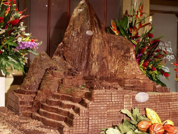 Impressive and tasty replica of Machu Picchu cast entirely in Chocolate