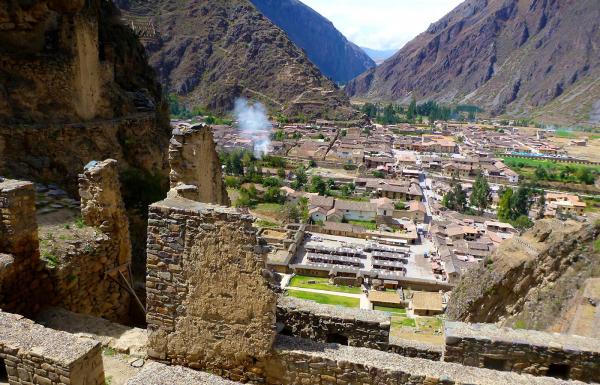 Day 1: Tranfer Cusco - Ollantaytambo - Aguas Calientes - Night in Aguas Calientes